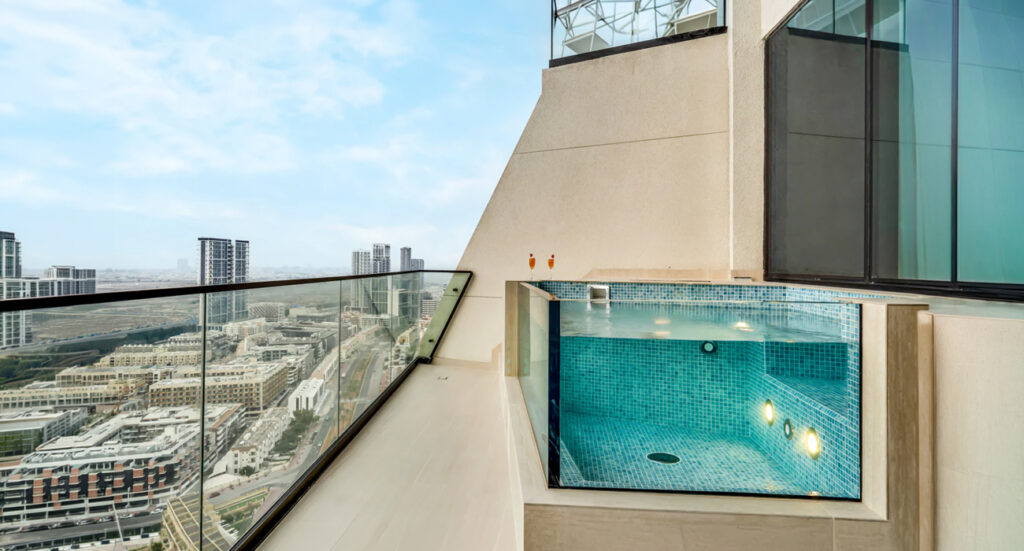 piscina balcone